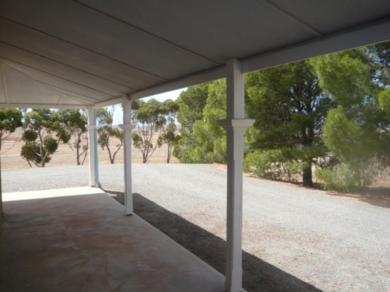 “Chloes” Wandilla Road, Burra SA 5417