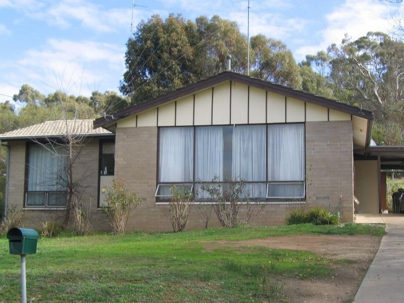 33 West Terrace, Clare SA 5453