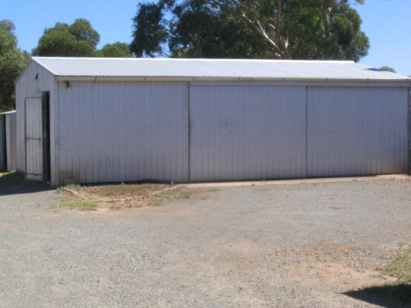 16 Clifton Road, Jamestown SA 5491