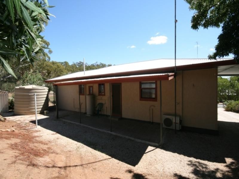 34 Daly Street, Clare SA 5453