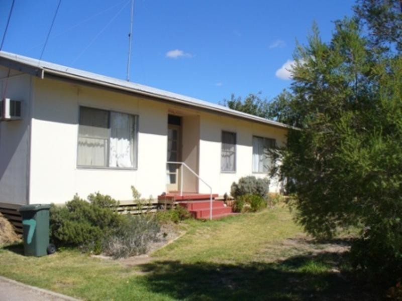 7 Pattullo Avenue, Clare SA 5453