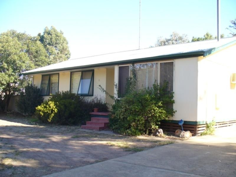 1 Phoenix Avenue, Clare SA 5453