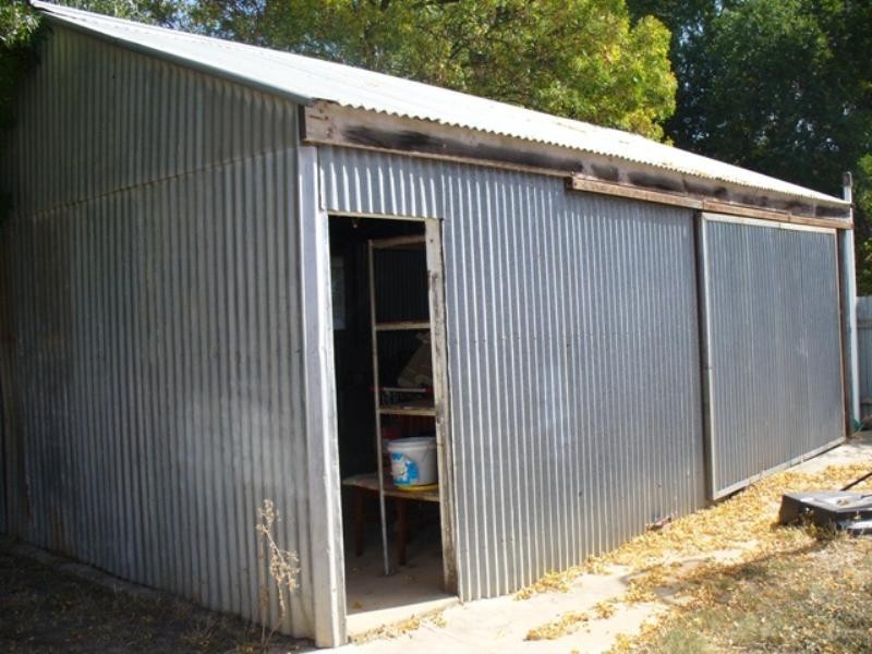 1 Phoenix Avenue, Clare SA 5453