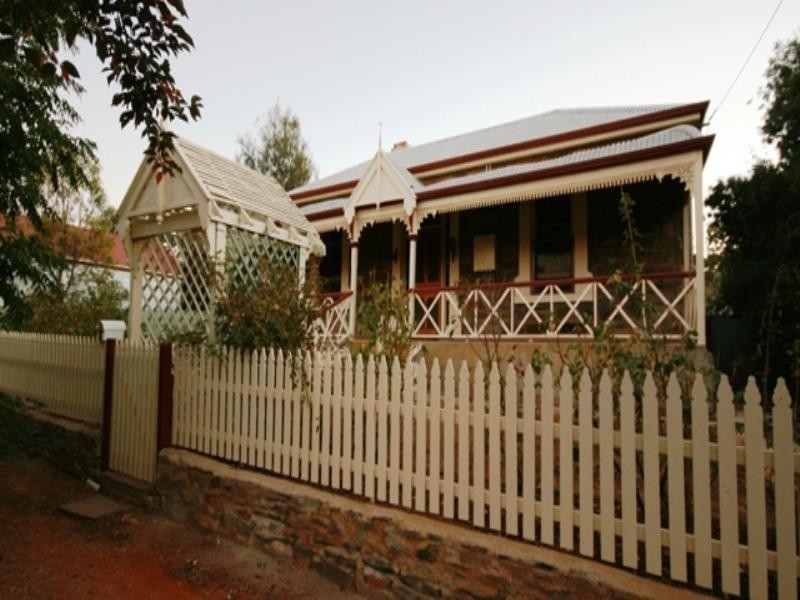 18 Chapel Street, Burra SA 5417