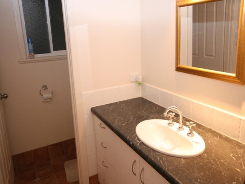 18 Chapel Street, Burra SA 5417