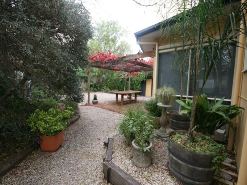 20 Gleeson Street, Clare SA 5453