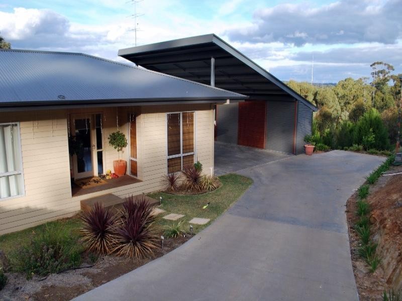 13 Michael Court, Clare SA 5453