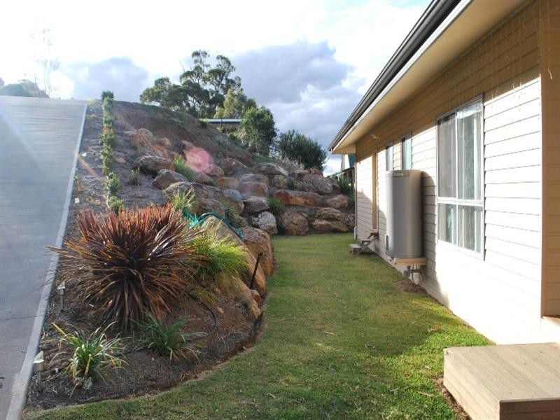 13 Michael Court, Clare SA 5453