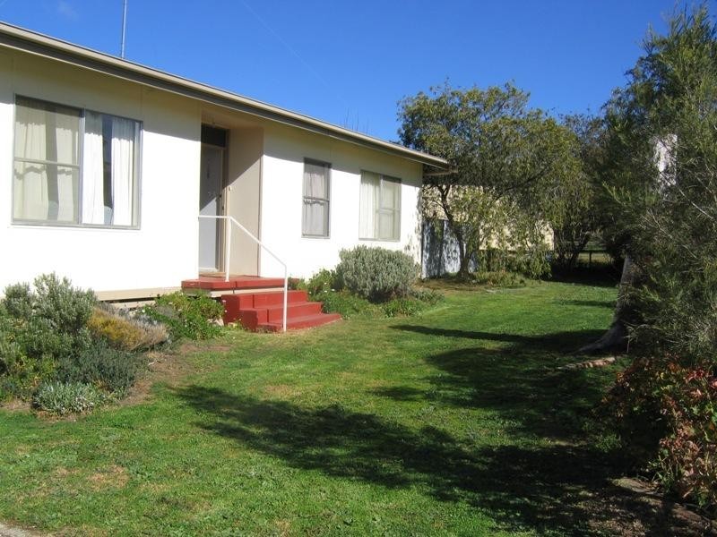 7 Pattullo Avenue, Clare SA 5453