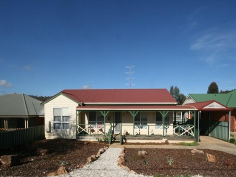 4 Kelly Street, Clare SA 5453