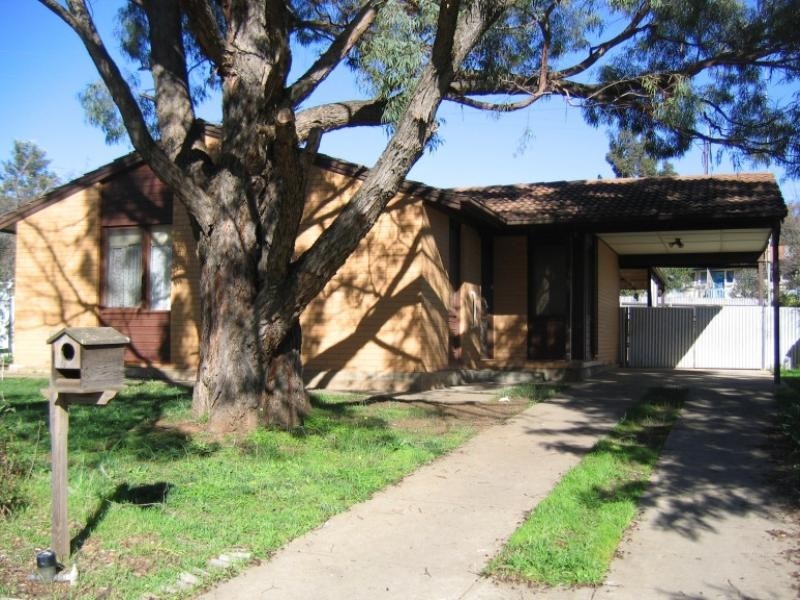 5 Phoenix Court, Clare SA 5453