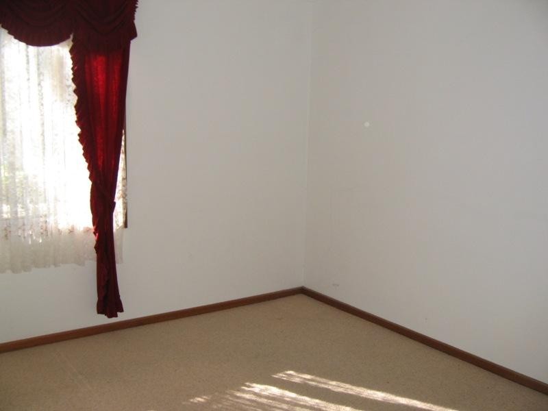 5 Phoenix Court, Clare SA 5453