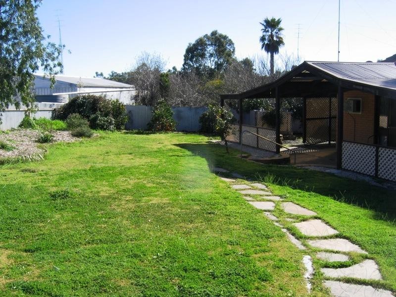 5 Phoenix Court, Clare SA 5453