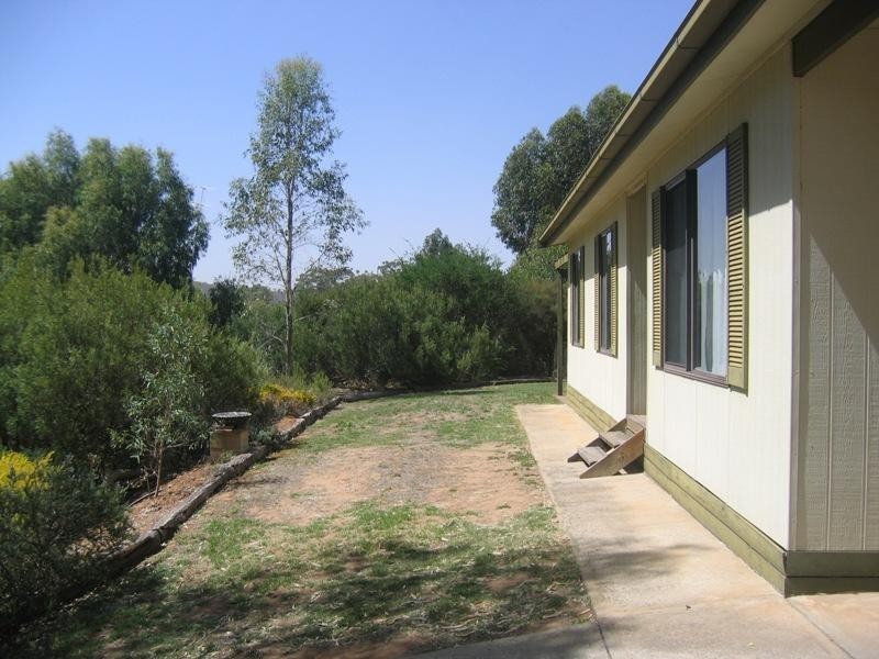 26 Strickland Street, Clare SA 5453