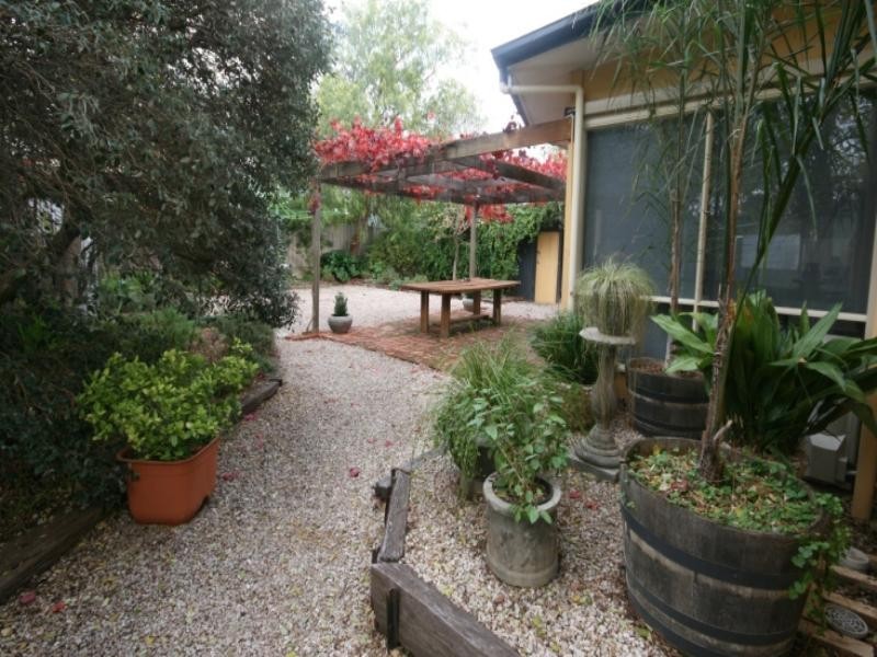 20 Gleeson Street, Clare SA 5453