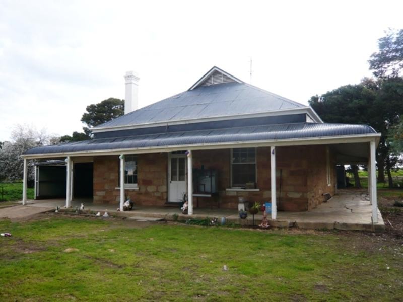 “Barton Hill Homestead”, Black Springs SA 5413