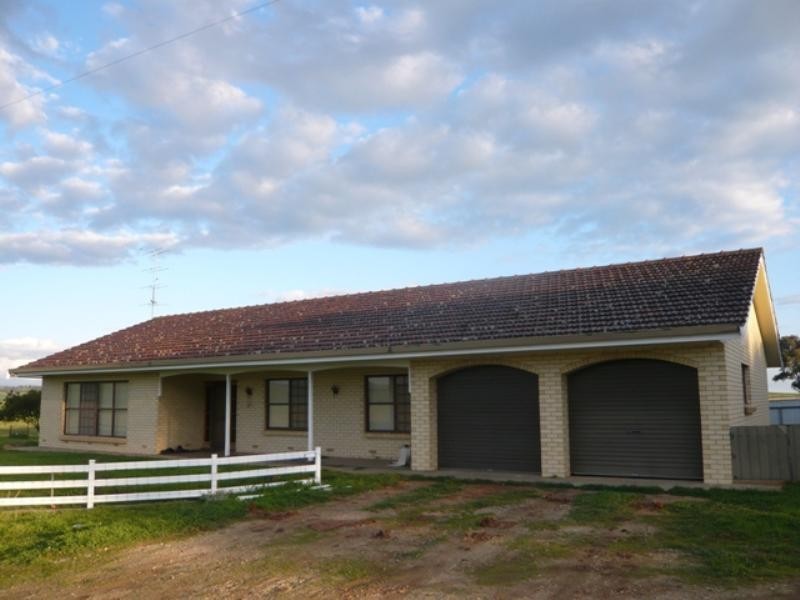 “Barton Hill Homestead”, Black Springs SA 5413