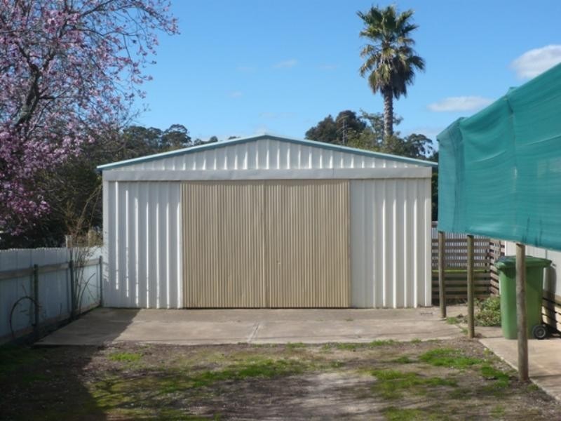 15 Geddes Avenue, Clare SA 5453