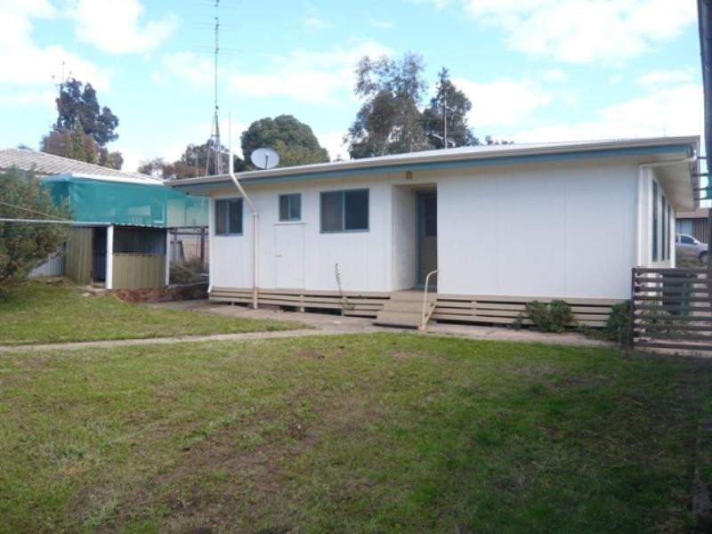 15 Geddes Avenue, Clare SA 5453