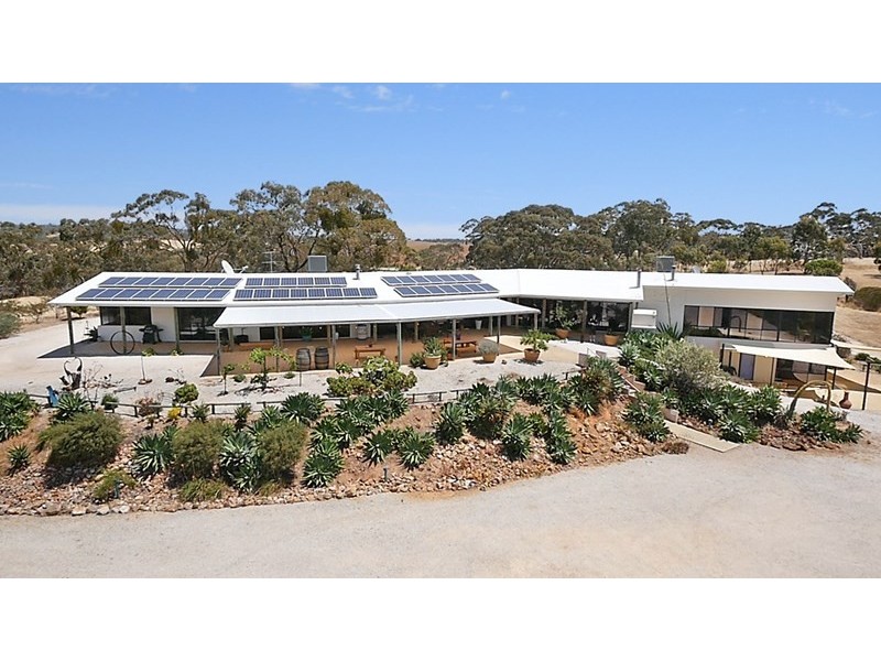 280 Basham Road, Clare SA 5453