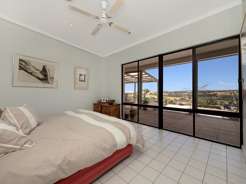 280 Basham Road, Clare SA 5453