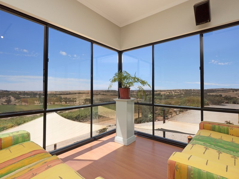 280 Basham Road, Clare SA 5453