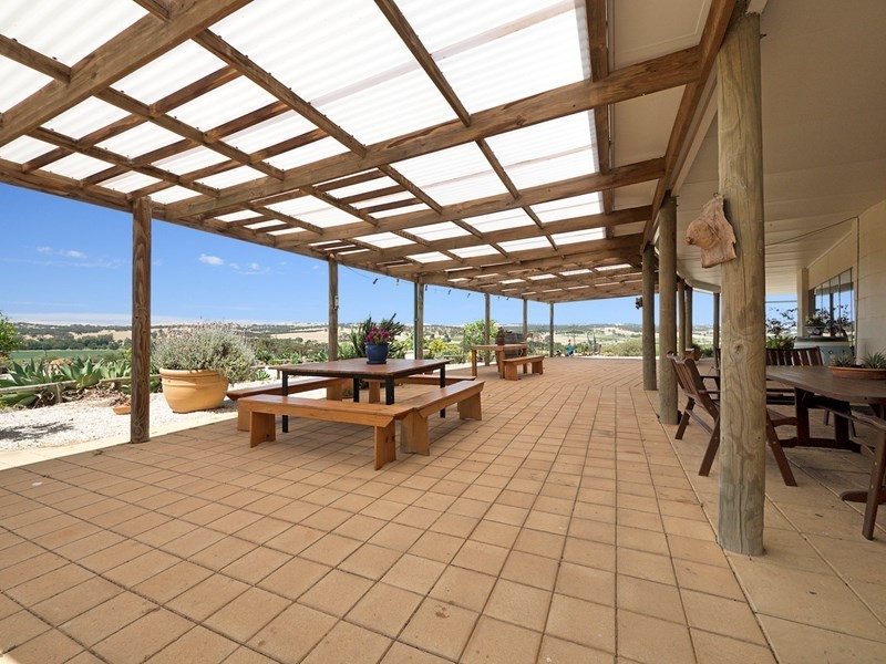 280 Basham Road, Clare SA 5453