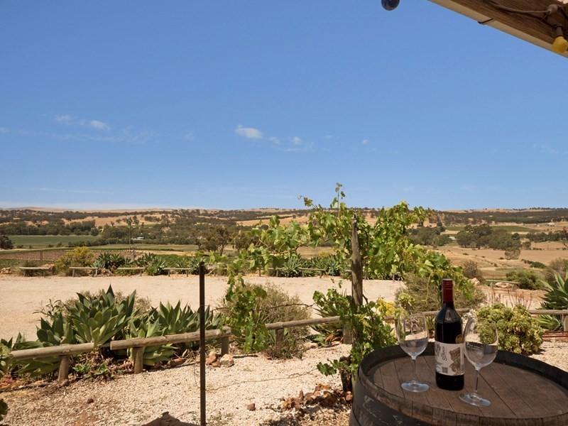 280 Basham Road, Clare SA 5453