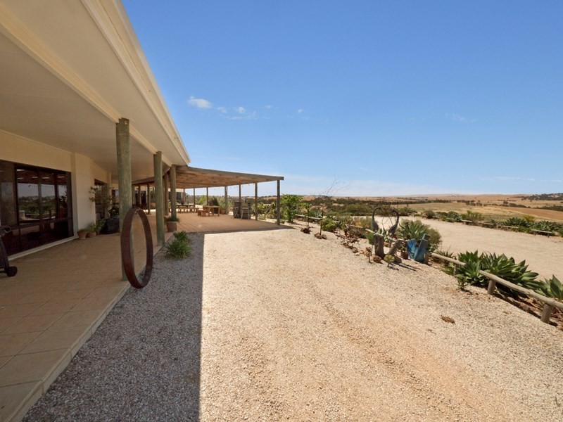 280 Basham Road, Clare SA 5453