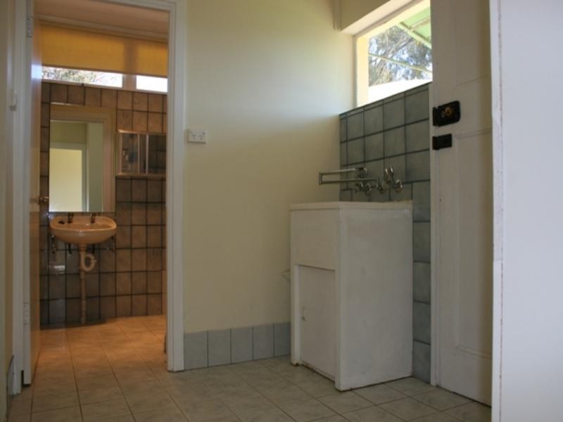 33 William Street, Clare SA 5453