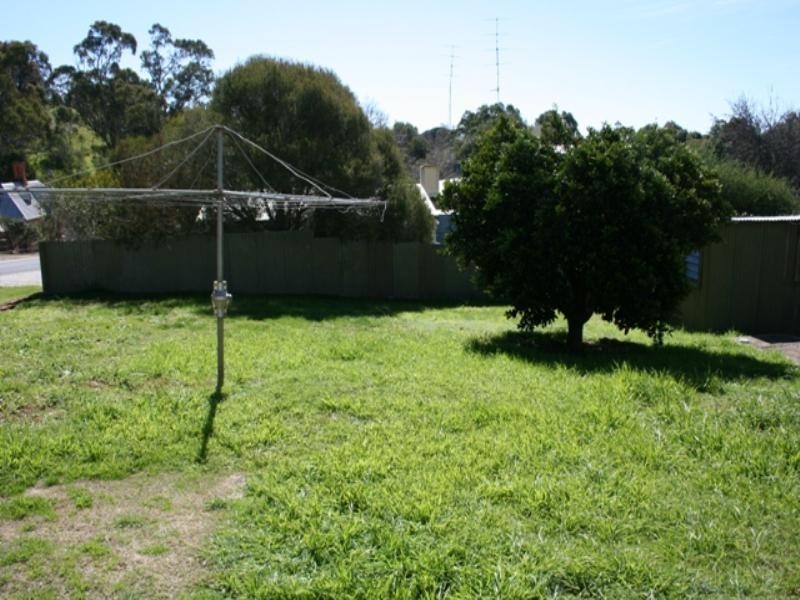 33 William Street, Clare SA 5453