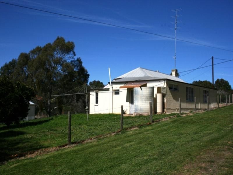 33 William Street, Clare SA 5453