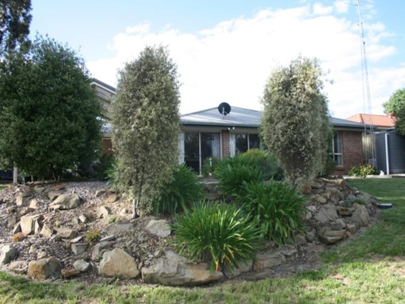 5 McBride Lane, Clare SA 5453