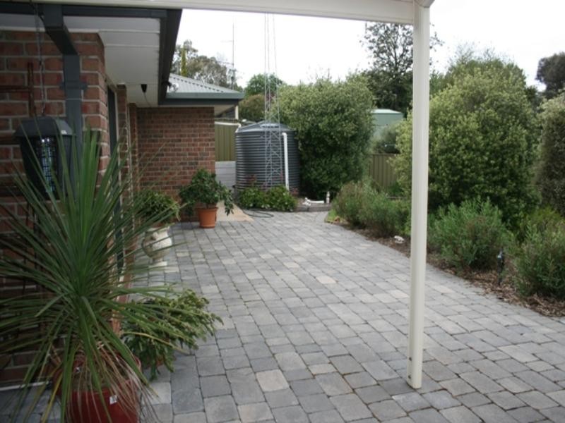 5 McBride Lane, Clare SA 5453