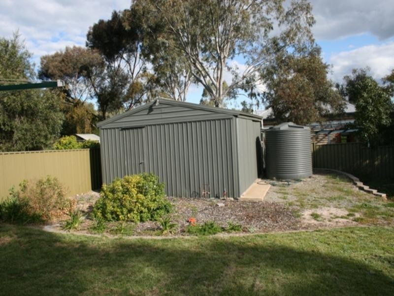 5 McBride Lane, Clare SA 5453