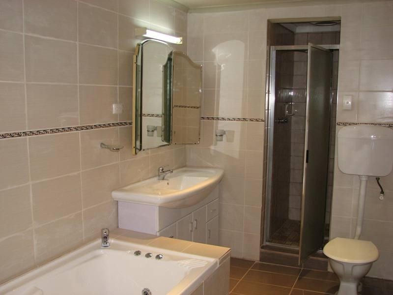 4 Daly Street, Clare SA 5453