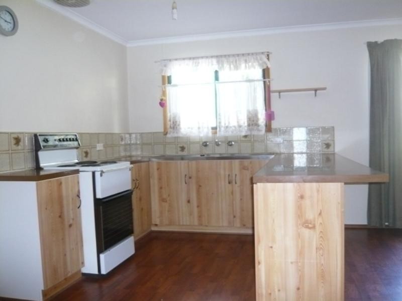 15 Geddes Avenue, Clare SA 5453