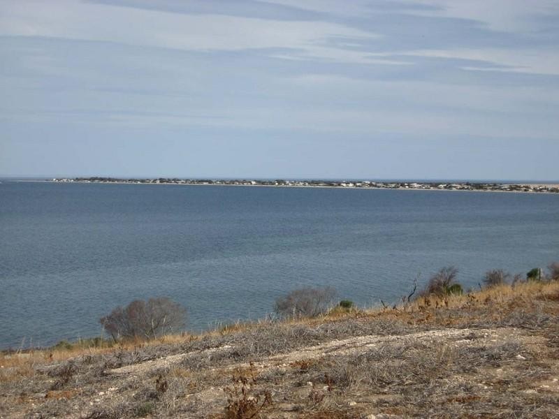 605 Black Point Drive, Black Point SA 5571