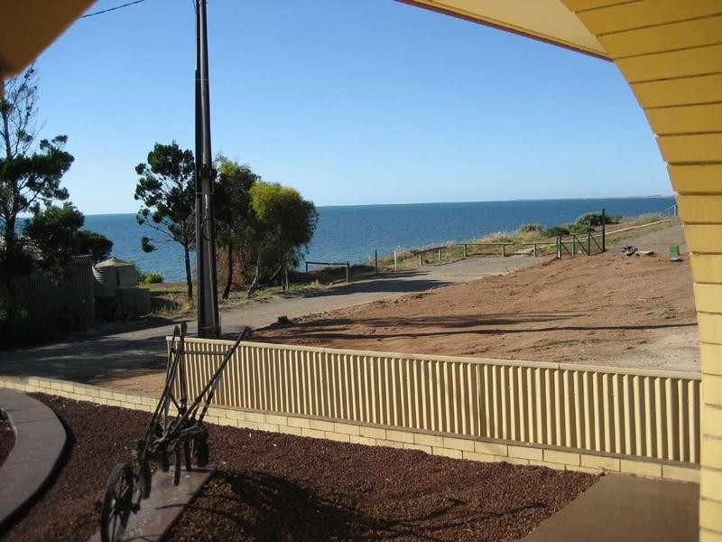 37 Chapman Road, Rogues Point SA 5571