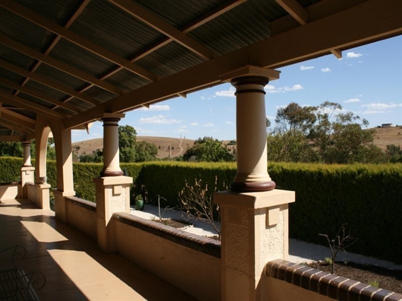 2 The Crescent, Burra SA 5417