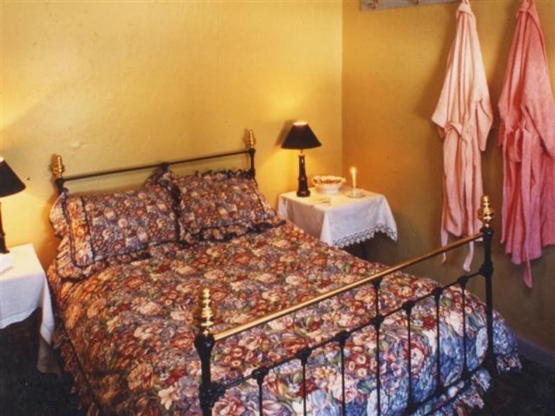 18 Truro Street, Burra SA 5417