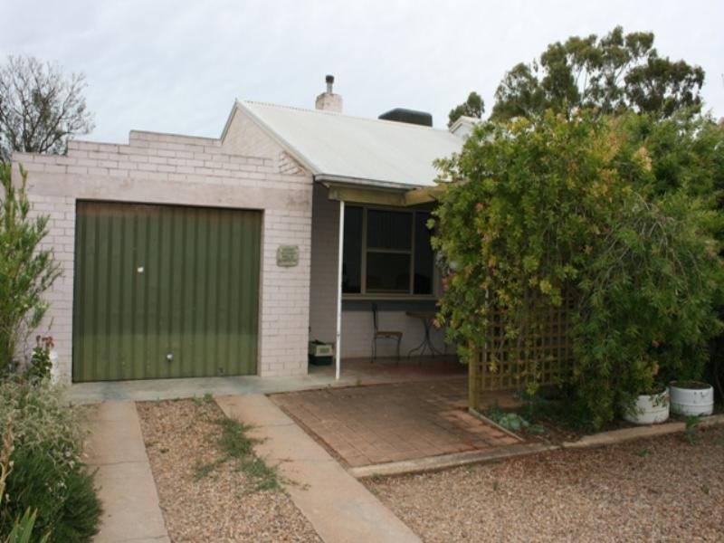 24 Park Terrace, Gladstone SA 5473