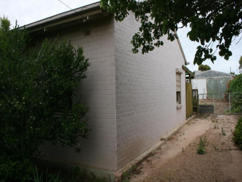 24 Park Terrace, Gladstone SA 5473