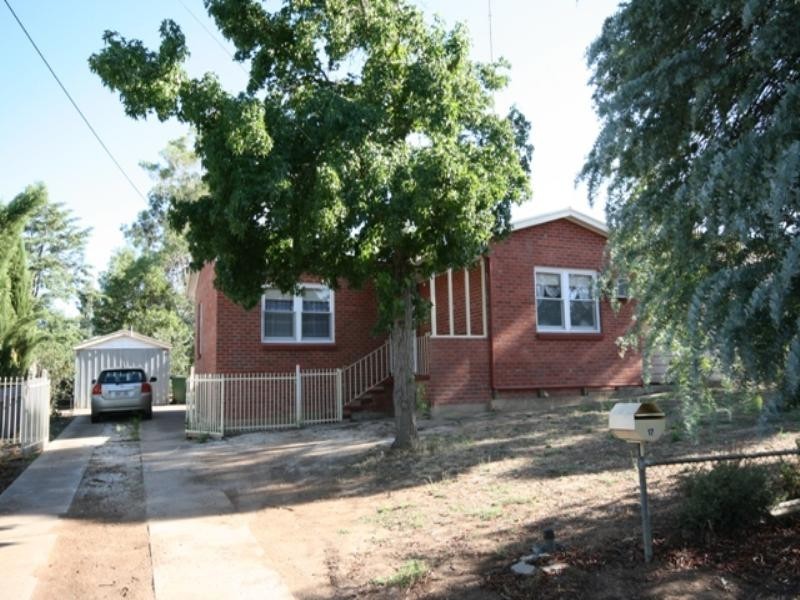 17 Melrose Avenue, Clare SA 5453