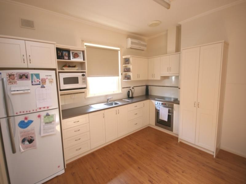 17 Melrose Avenue, Clare SA 5453