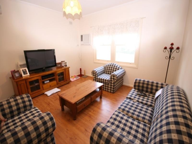 17 Melrose Avenue, Clare SA 5453