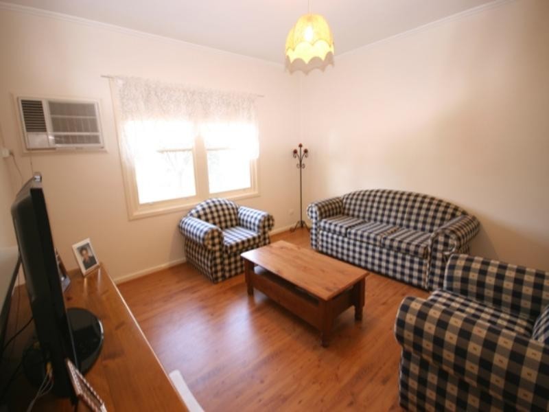 17 Melrose Avenue, Clare SA 5453