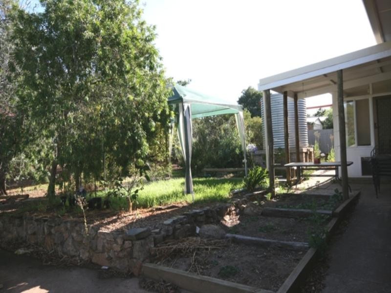 17 Melrose Avenue, Clare SA 5453