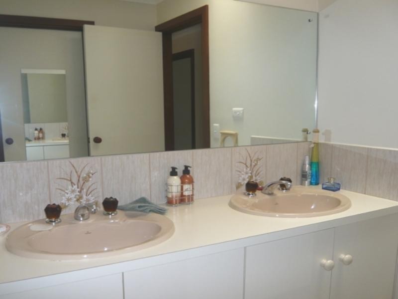 1 West Terrace, Clare SA 5453