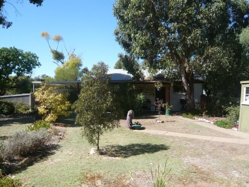 22 Thames Street, Burra SA 5417